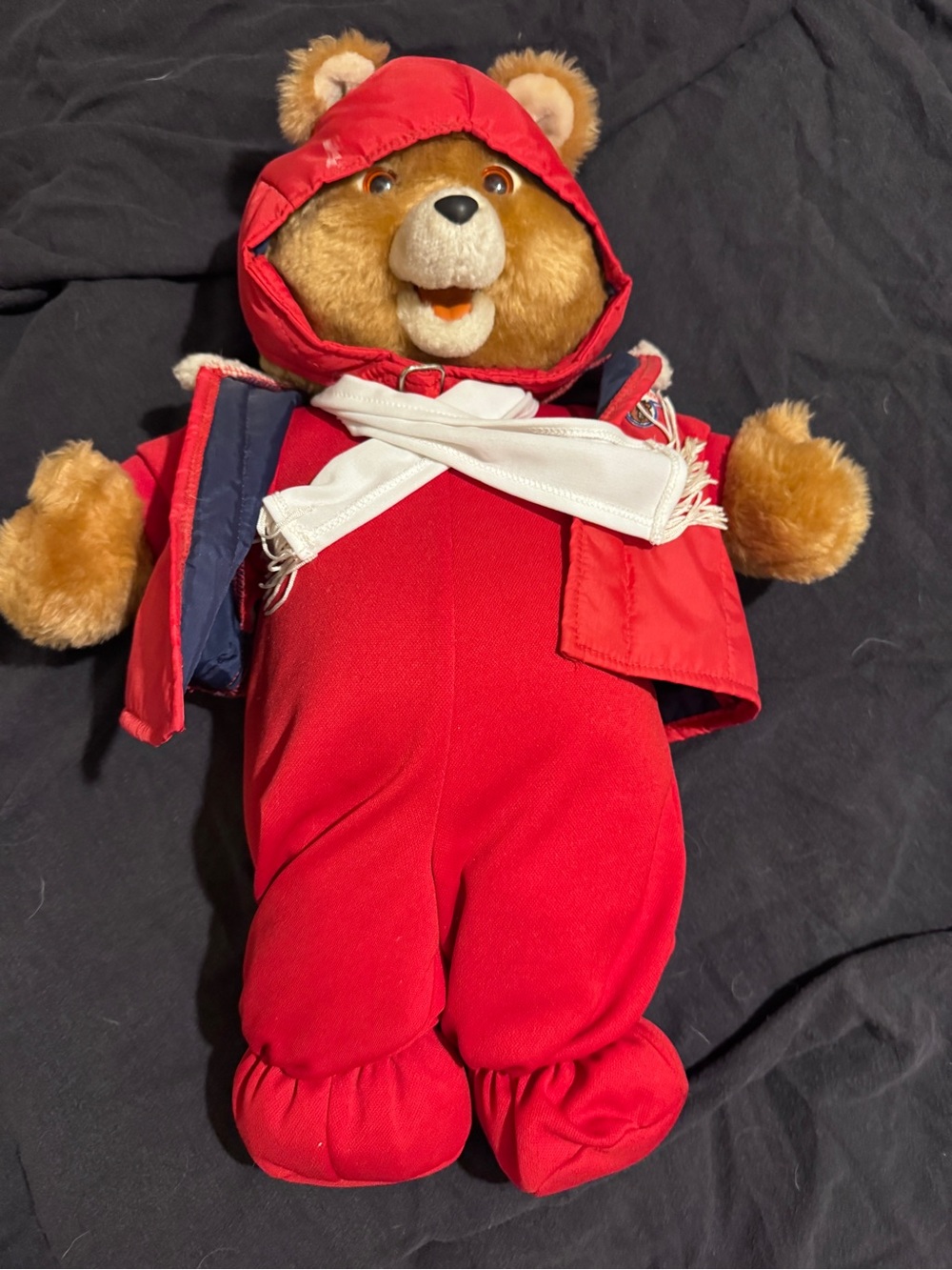 Teddy Ruxpin Red Flyer Outfit Electronic Toy One Tape Incl, but doesn’t work